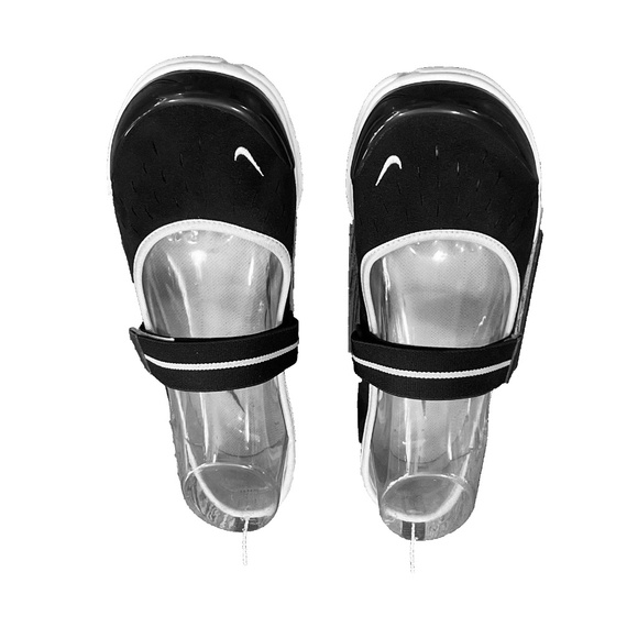 Nike NWT Mary Jane Size 6 Black Sneakers Shoes - Picture 3 of 9